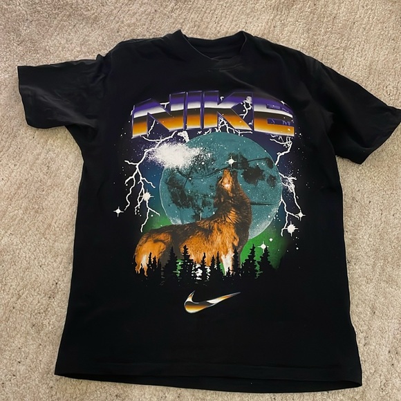 Nike wolf tshirt - Picture 1 of 2